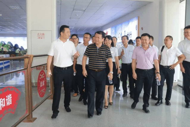 王曉、郭曉慶一行深入吉安長運(yùn)、吉安公交調(diào)研指導(dǎo)