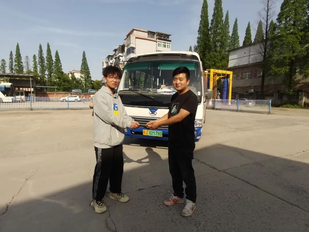 萍鄉(xiāng)長運(yùn)：“機(jī)”不可失！客車上遺失手機(jī) 工作人員找回獲感謝信