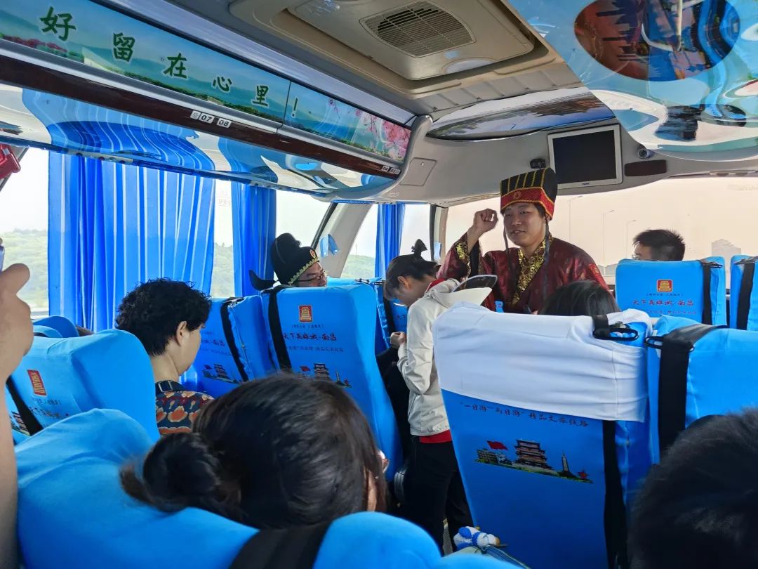 都市城際公交：南昌文旅精品線路之?；韬顕接膶殮g樂之旅