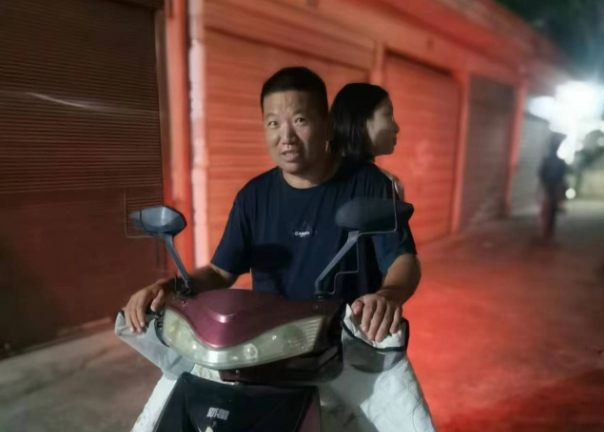 景德鎮(zhèn)長(zhǎng)運(yùn)：小女生晚班車錯(cuò)過(guò)站　駕駛員電動(dòng)車送回家