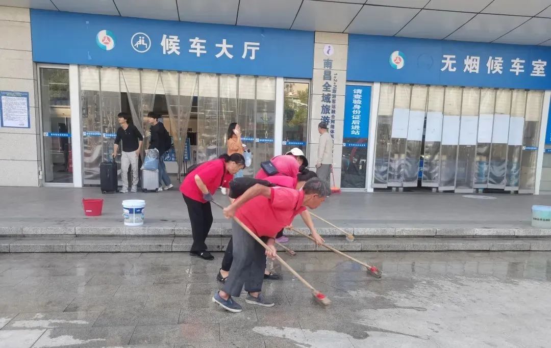 都市城際公交 積極維護(hù)站容站貌 確?！皠?chuàng)文鞏衛(wèi)”工作務(wù)實(shí)推進(jìn)