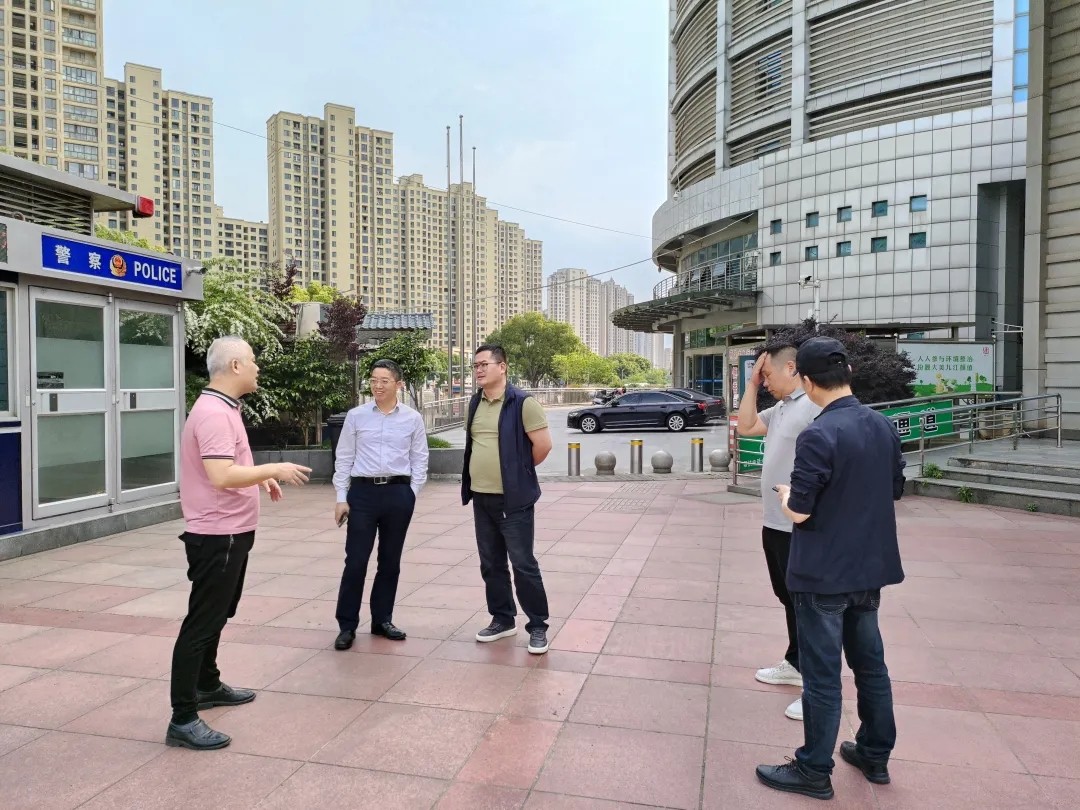 領導班子成員督查九江長途汽車站及周邊區(qū)域創(chuàng)文工作落實情況