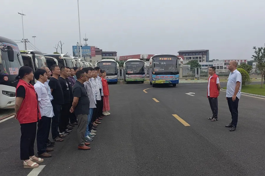 ??吉安長運：順利完成安?？h事業(yè)編考試運輸保障任務