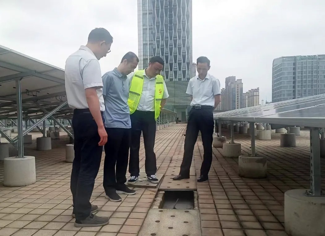 都市城際公交：開展暴雨、強(qiáng)對(duì)流等惡劣天氣的督查