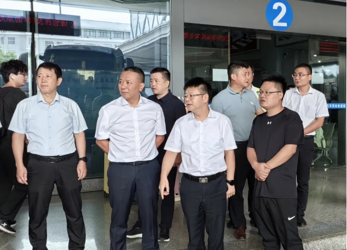 吳濤一行檢查南昌長途汽車西站國慶期間安全生產(chǎn)工作 李偉、占梁陪同