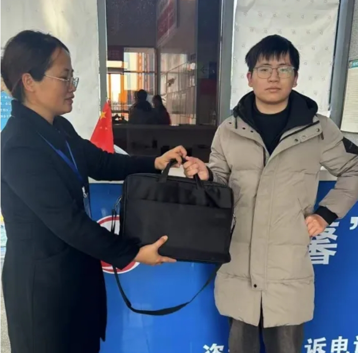 ?撫州長運：好樣的！助人為樂的你們！